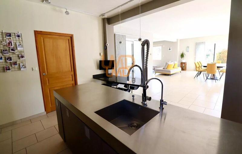 Villa - 279 m² - 7 pièces