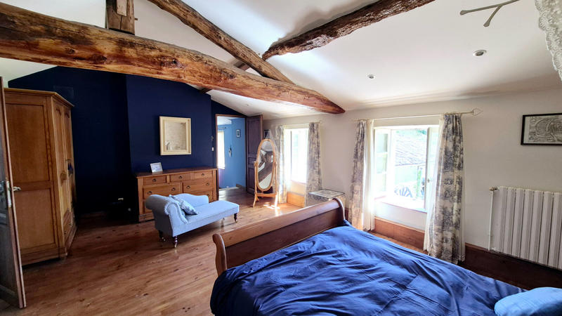 Maison - 291 m² - 10 pièces