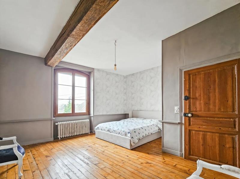 Maison ancienne - 180 m² - 6 pièces