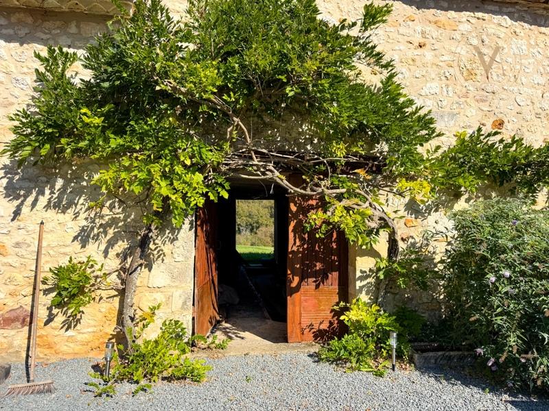 Propriété - 290 m² - 8 pièces