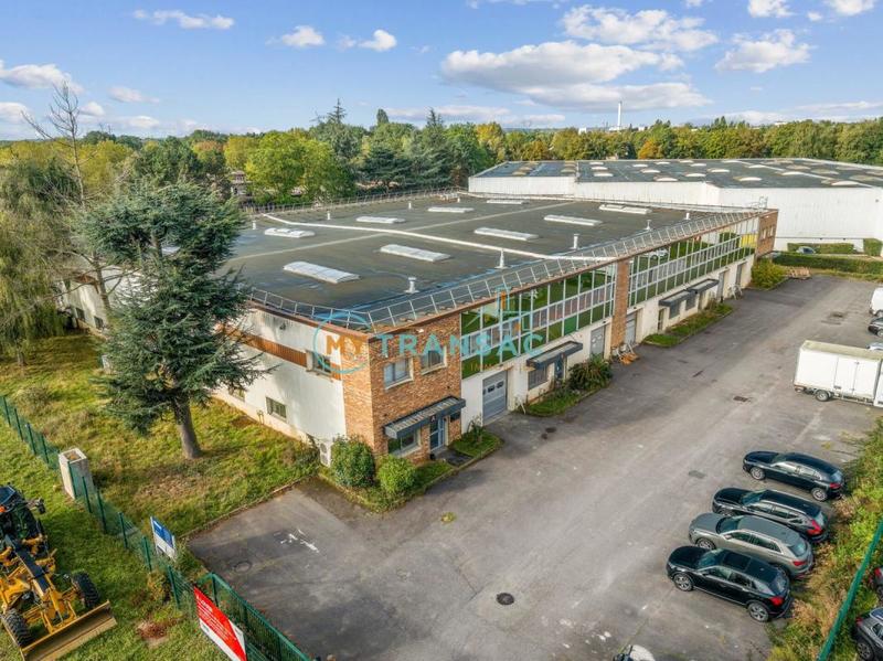 Local d'activités - 352 m²
