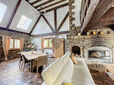 Maison - 162 m² - 9 pièces