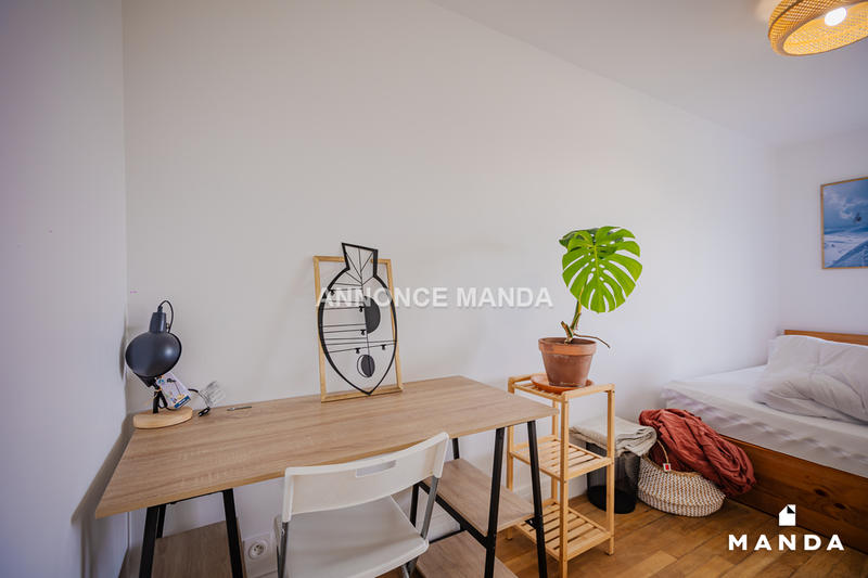 Chambre - 11 m² - 4 pièces