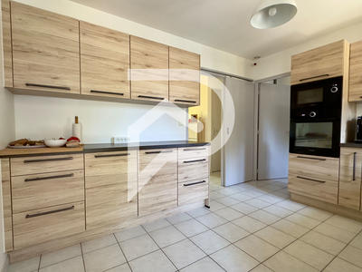 Maison - 93 m² - 4 pièces