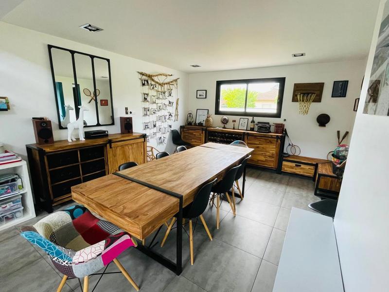 Villa - 243 m² - 9 pièces