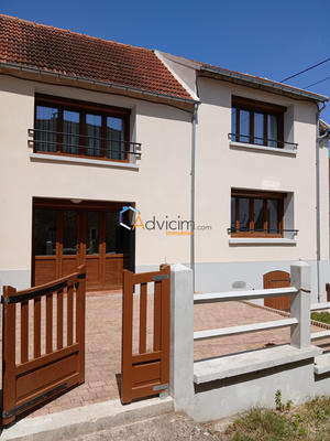 Maison - 225 m² - 8 pièces