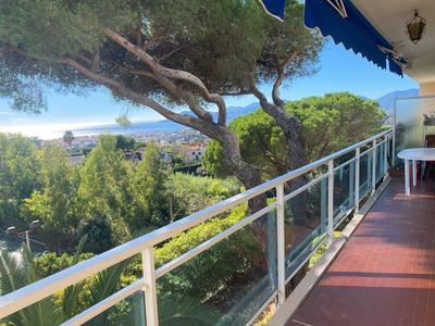 Appartement - 82 m² - 3 pièces