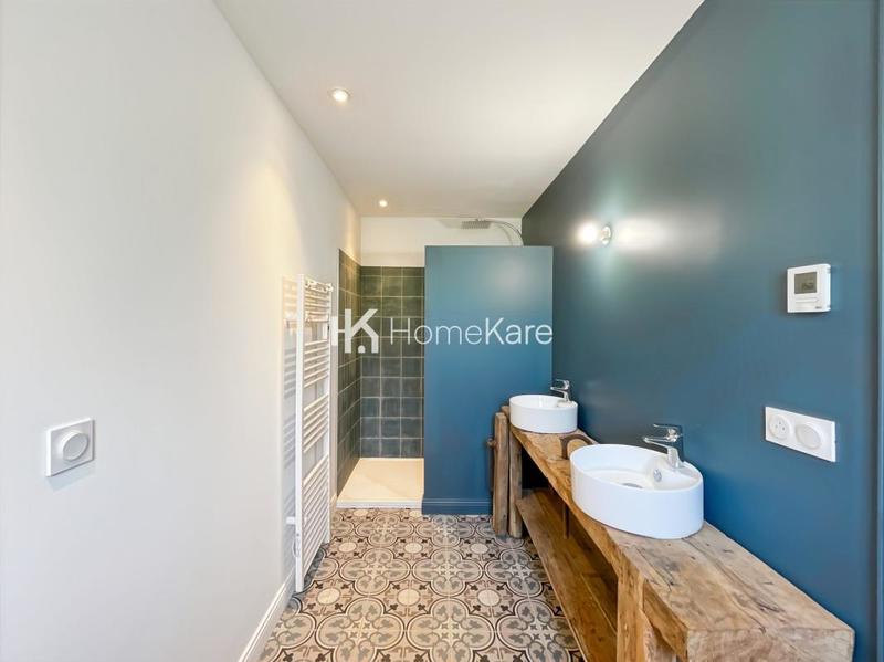 Maison - 200 m² - 6 pièces