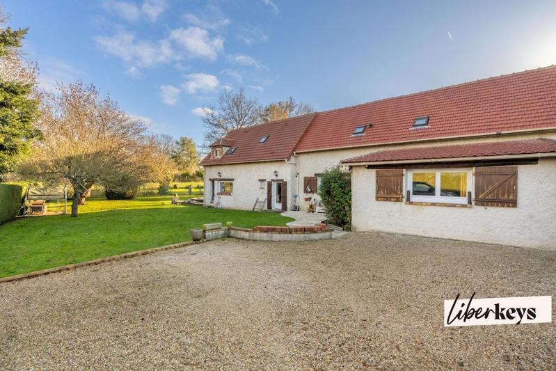 Propriété - 220 m² - 8 pièces