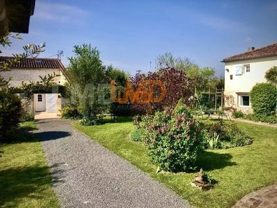 Maison - 232 m² - 8 pièces