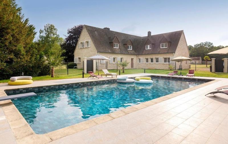 Maison - 355 m² - 18 pièces