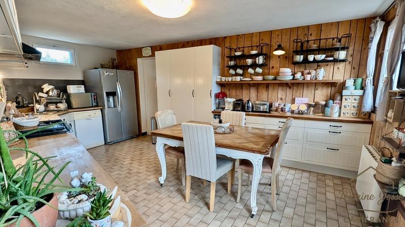Maison - 187 m² - 7 pièces