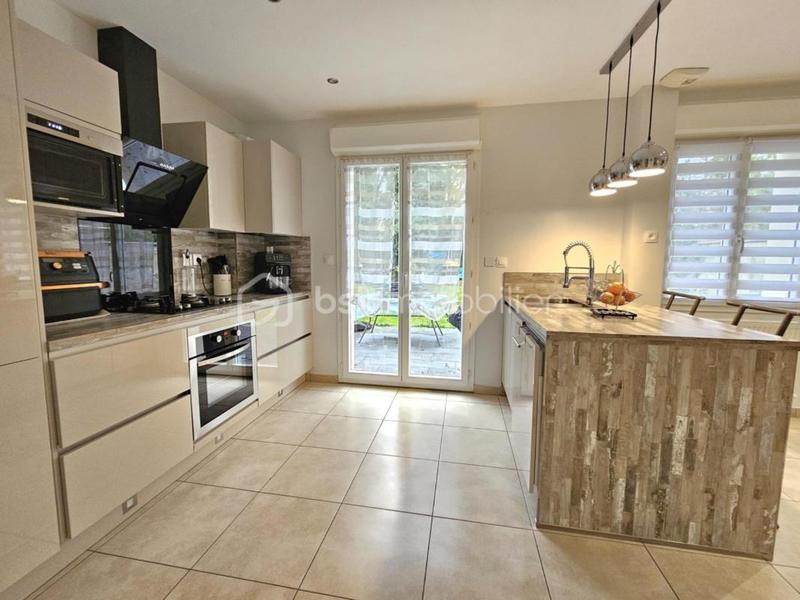 Pavillon - 100 m² - 6 pièces