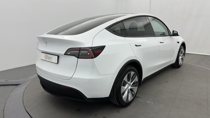Tesla Model y Standard Rwd