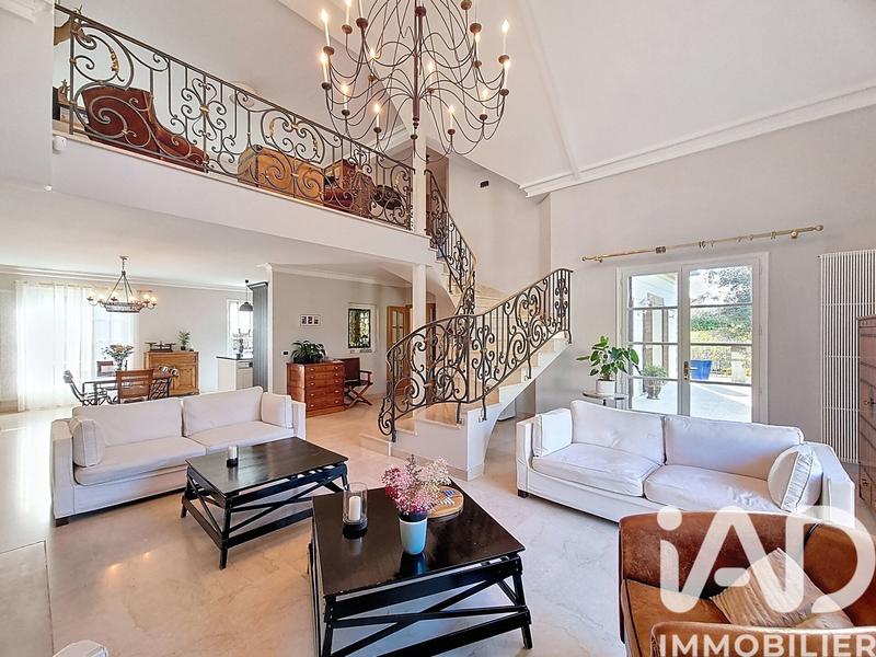 Maison - 190 m² - 6 pièces