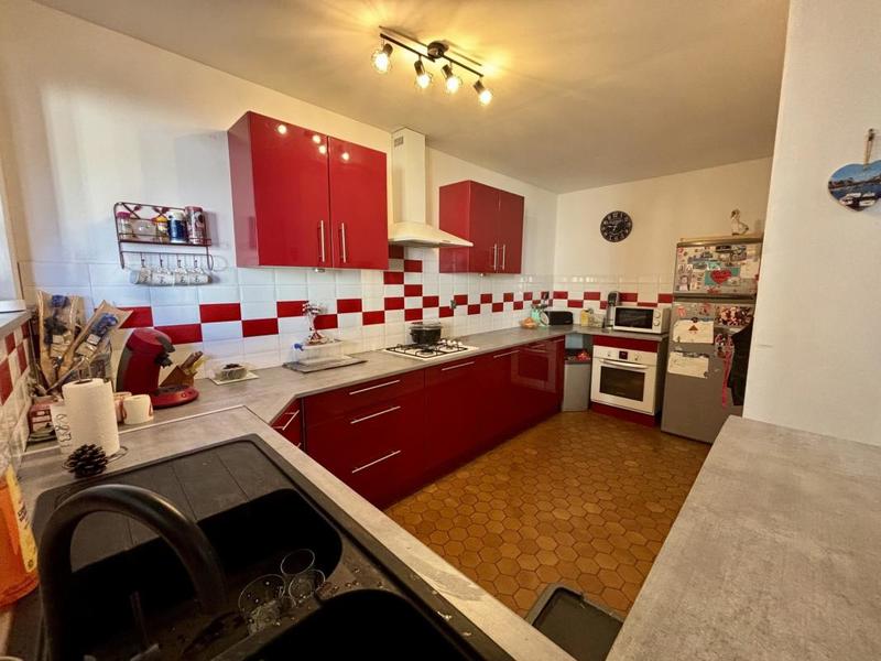 Maison - 214 m² - 12 pièces