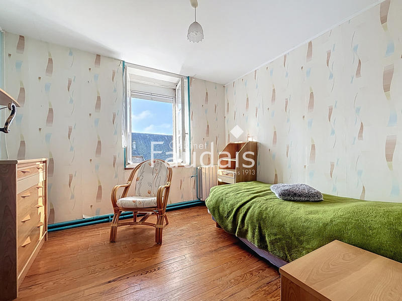 Maison - 212 m² - 8 pièces