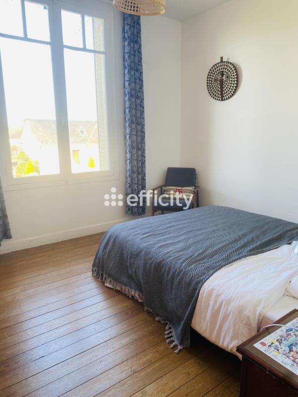 Maison - 246 m² - 10 pièces