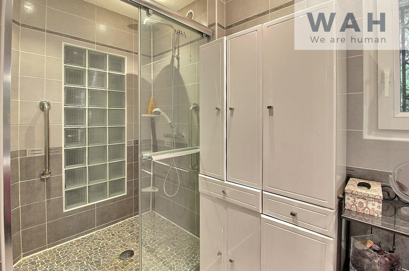 Villa - 272 m² - 6 pièces