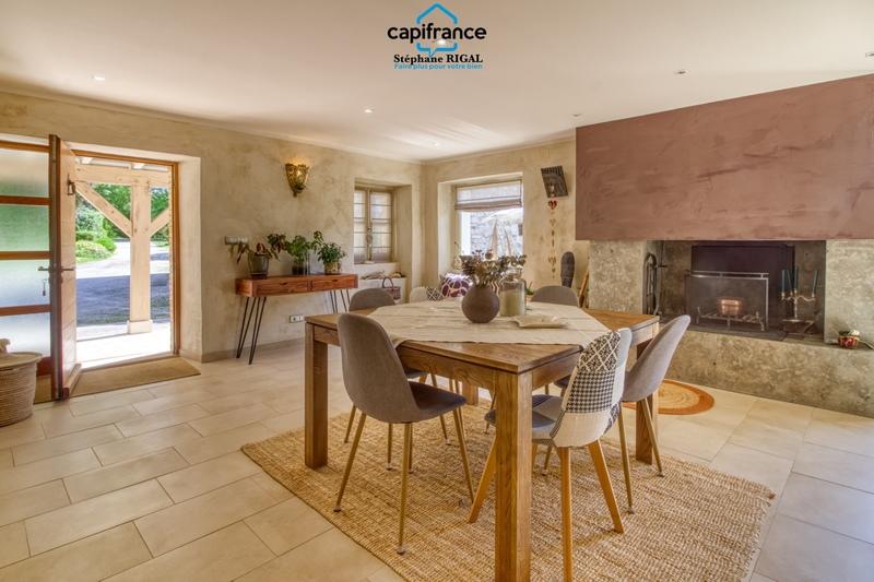 Propriété - 152 m² - 6 pièces