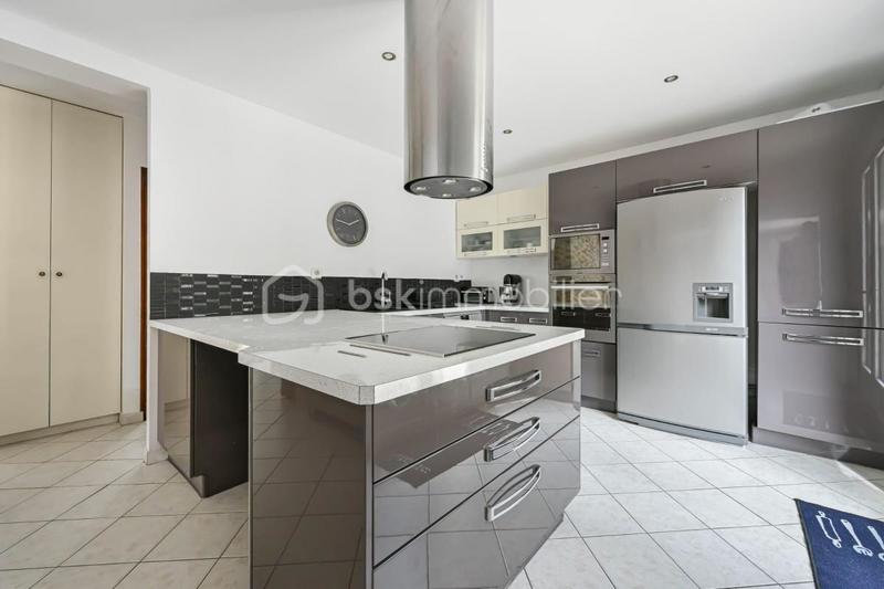 Maison - 146 m² - 7 pièces