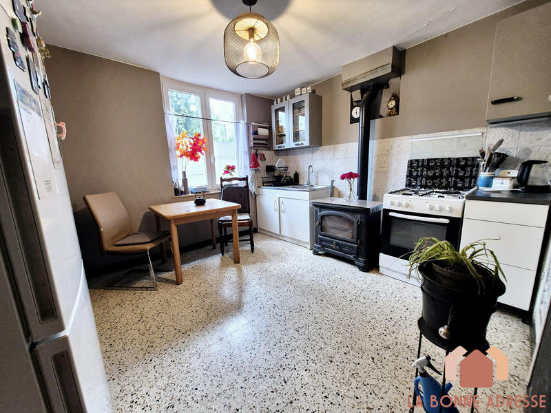 Maison - 94 m² - 4 pièces