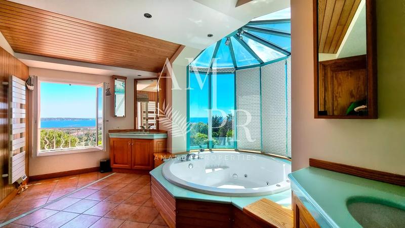 Villa - 350 m² - 10 pièces