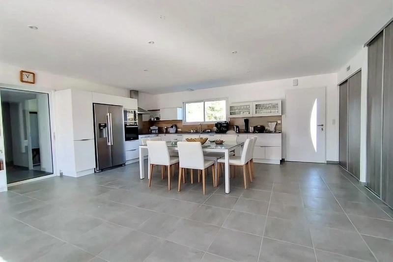 Maison - 120 m² - 5 pièces