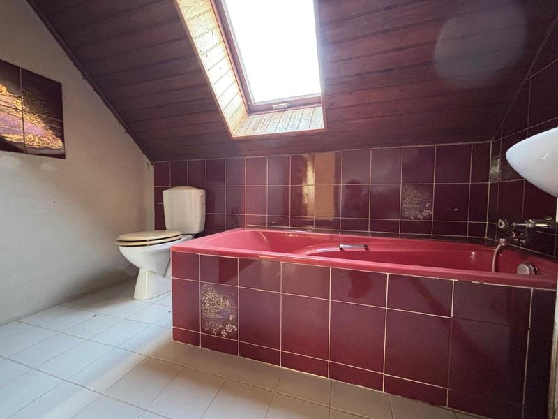 Maison - 225 m² - 8 pièces