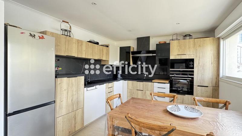 Maison - 151 m² - 5 pièces