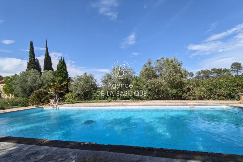 Maison en pierre - 320 m² - 7 pièces