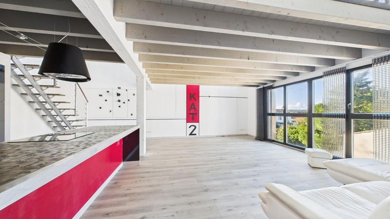 Appartement - 202 m² - 6 pièces