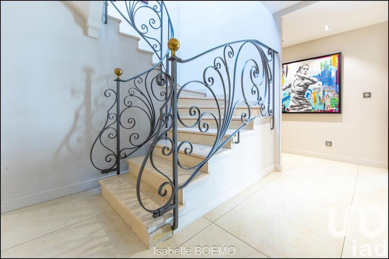 Maison de maîtres - 348 m² - 11 pièces