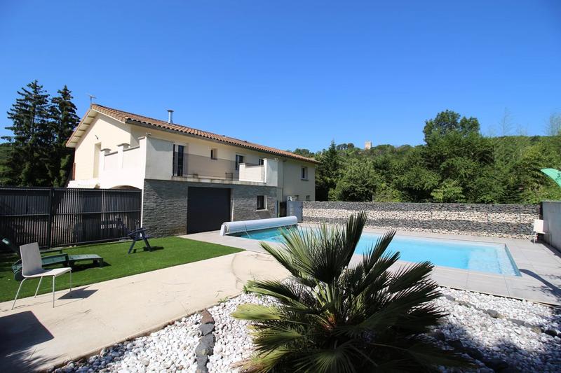 Maison - 140 m² - 6 pièces