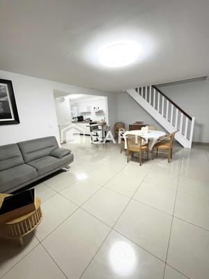 Maison - 80 m² - 5 pièces