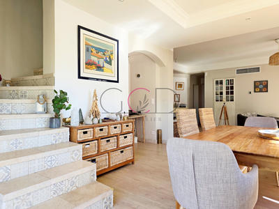 Villa - 183 m² - 6 pièces