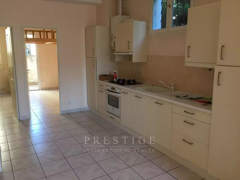 Maison - 215 m² - 9 pièces