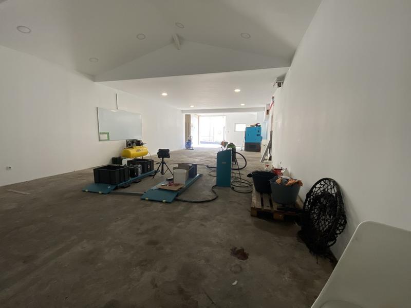 Local commercial - 130 m² - 7 pièces