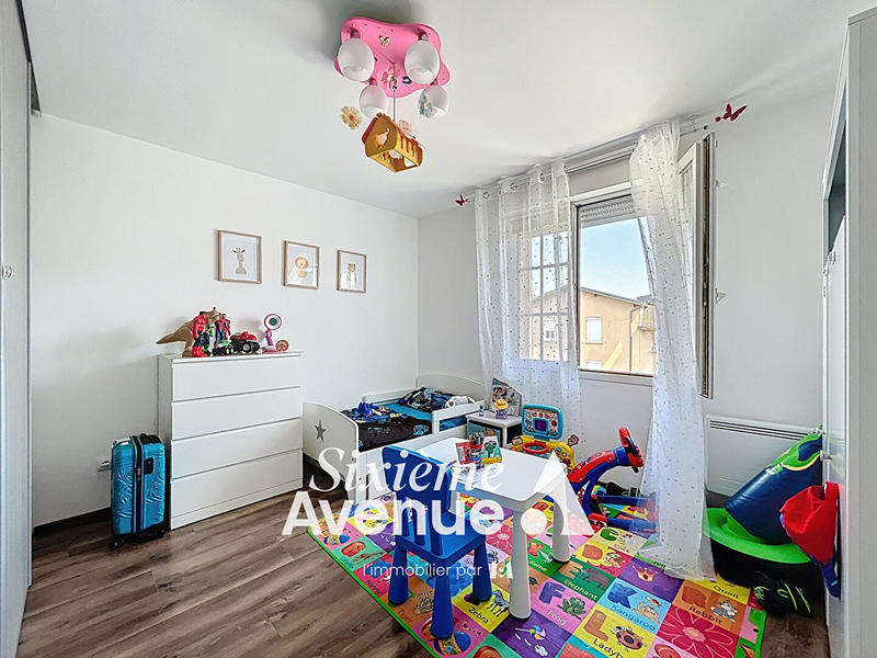 Maison - 186 m² - 8 pièces