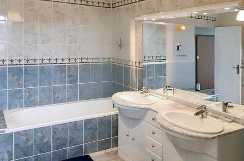 Maison - 183 m² - 6 pièces