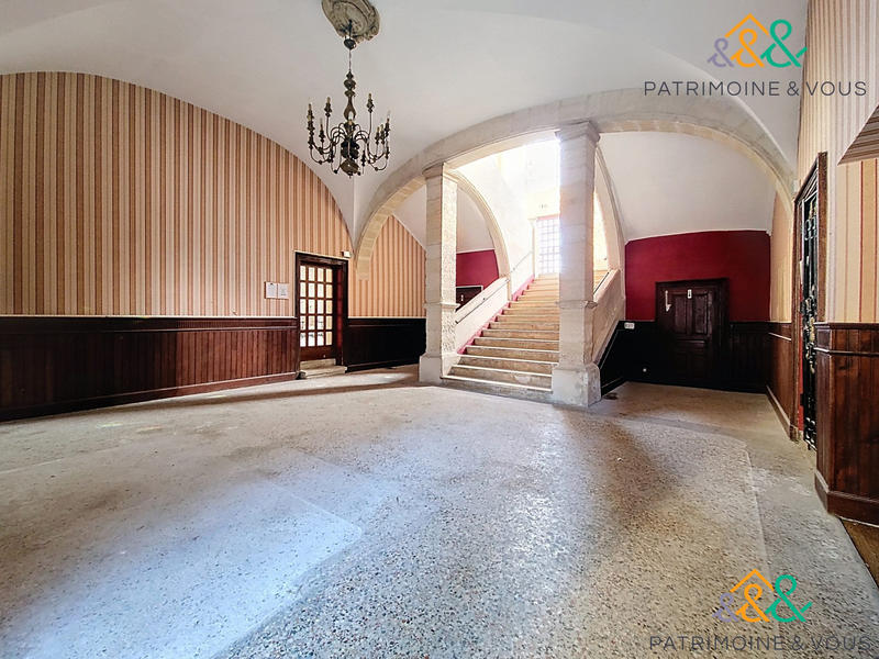 Fonds de commerce - 2 100 m²