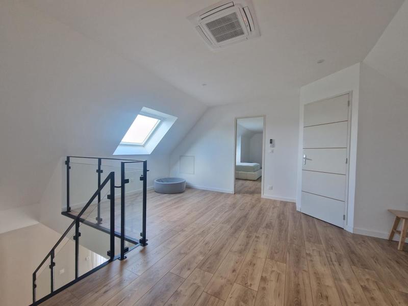 Maison - 200 m² - 8 pièces