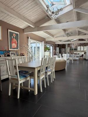 Maison - 196 m² - 6 pièces