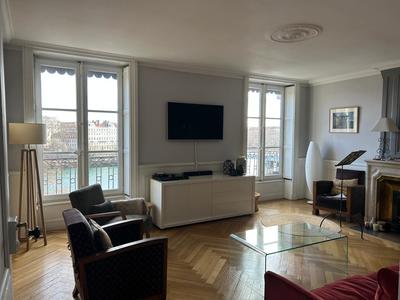 Duplex - 182 m² - 6 pièces