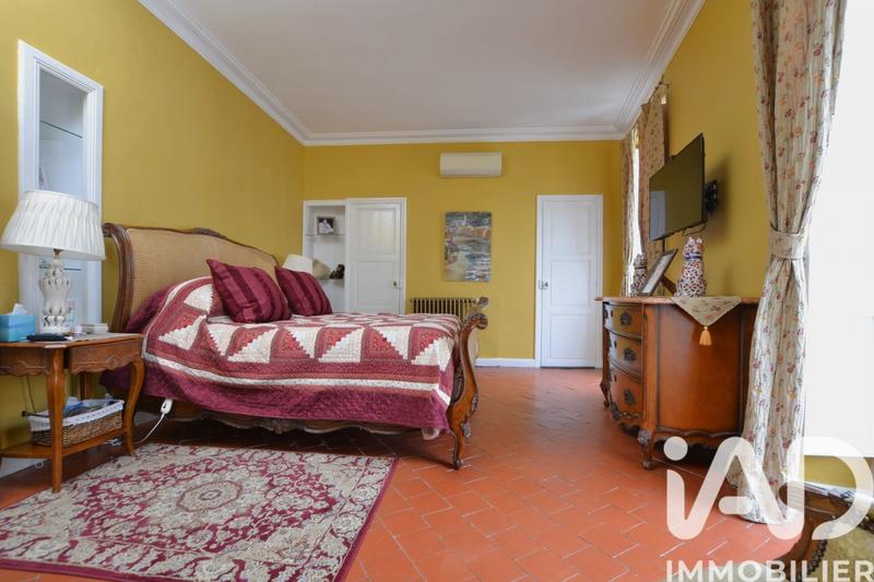 Maison - 430 m² - 12 pièces