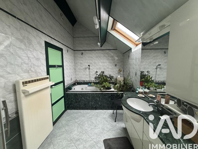 Maison - 140 m² - 6 pièces