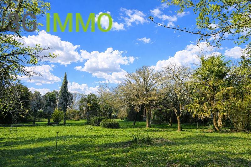 Maison - 230 m² - 10 pièces