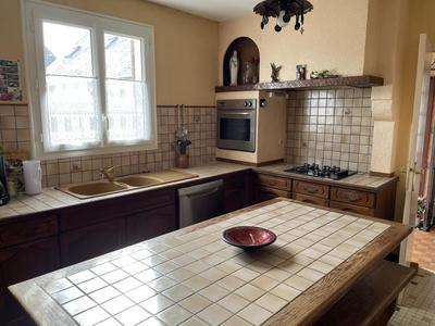 Maison - 184 m² - 8 pièces