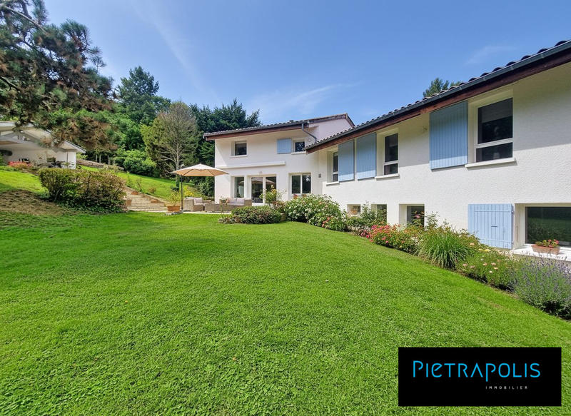 Villa - 265 m² - 7 pièces