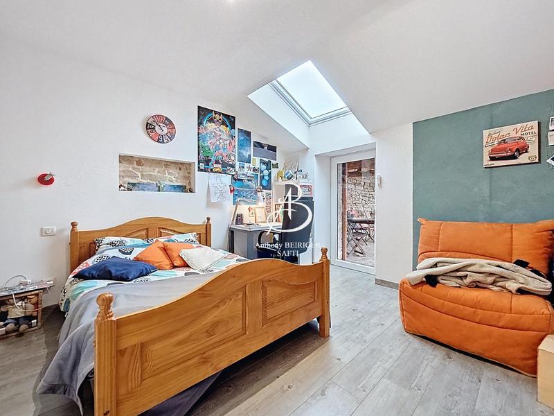 Maison de village - 300 m² - 8 pièces